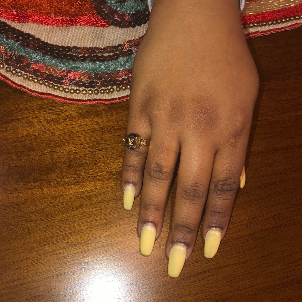 🗣🗣SOLD SOLD 💯Authentic Louis Vuitton Gold Ring - Picture 5 of 8